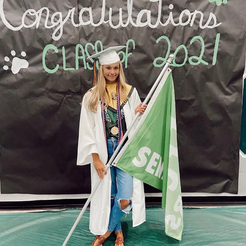 🎶 “Who Let The Dogs Out” 🎶
Congratulations  to all the FPCHS Grads today!! 
Let's Do This!!! #onceabulldogalwaysabulldog #Classof2021