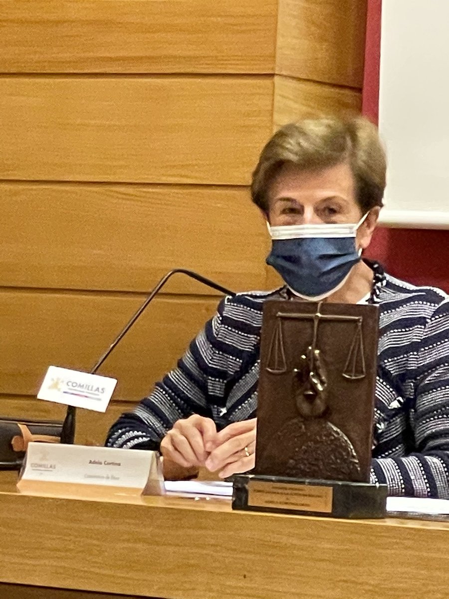 aandreup's tweet photo. Adela Cortina, Directora de @FundacionETNOR, primera ganadora del I premio Jordi Jaumá:  “la Justicia Social es una obligación de humanidad” CC @diarioresponsab https://t.co/XRN1cPChYR
