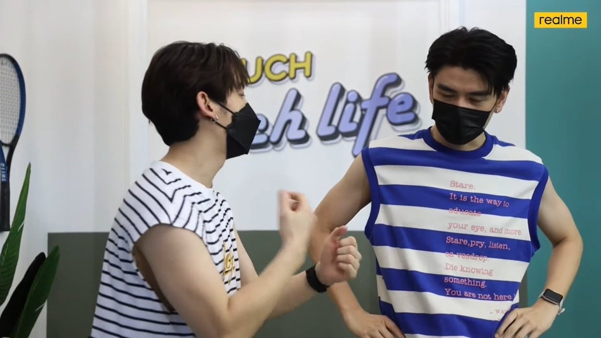 loevpanels's tweet image. OMGGGG SLEEVELESS!!! LOOK AT THEIR ARMS HUHU THEY ARE SO HANDSOME AND FRESH AAAAAAAA
 #TouchTheTechLife
#MikeToptap