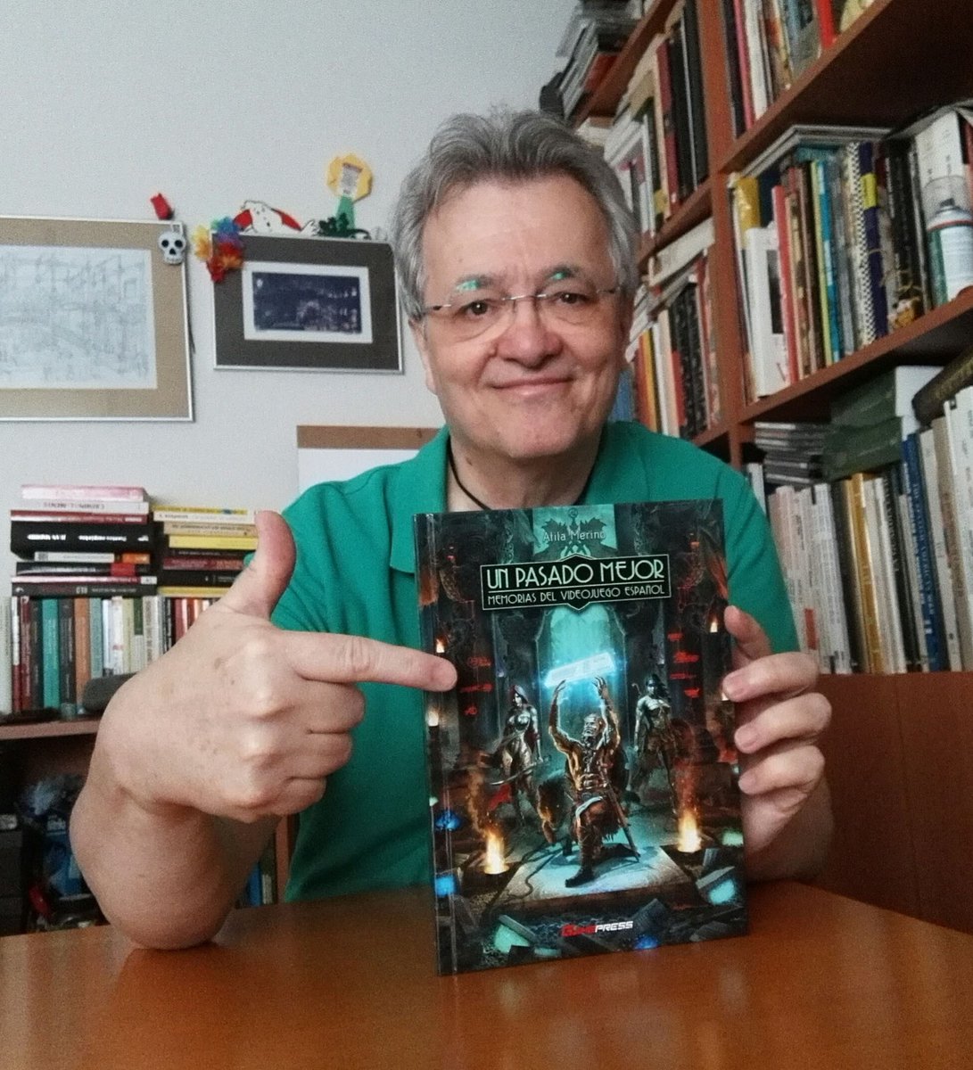 blackmores_'s tweet image. Ellos ya lo tienen ¿Y tú? #UnPasadoMejor: Memorias del Videojuego Español de @GamePressEd (Ángel Luis González, @CarAbr2, @riskwood y @rauldevelop, ilustrador, programador, músico y grafista, respectivamente, de la añorada #DinamicSoftware) gamepress.es/tienda/un-pasa…