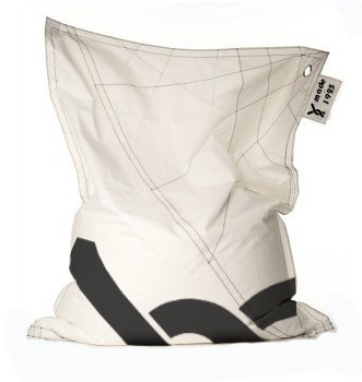 Verwisseling's tweet photo. Wil jij ook zo'n mooie zitzak van oud zeildoek?
Ze zijn te koop via: https://t.co/x6KphO00qB
#zitzak #crowdfunding @voorjebuurt @zeilhelden @Beurt_Stront https://t.co/muv6EQnrJP