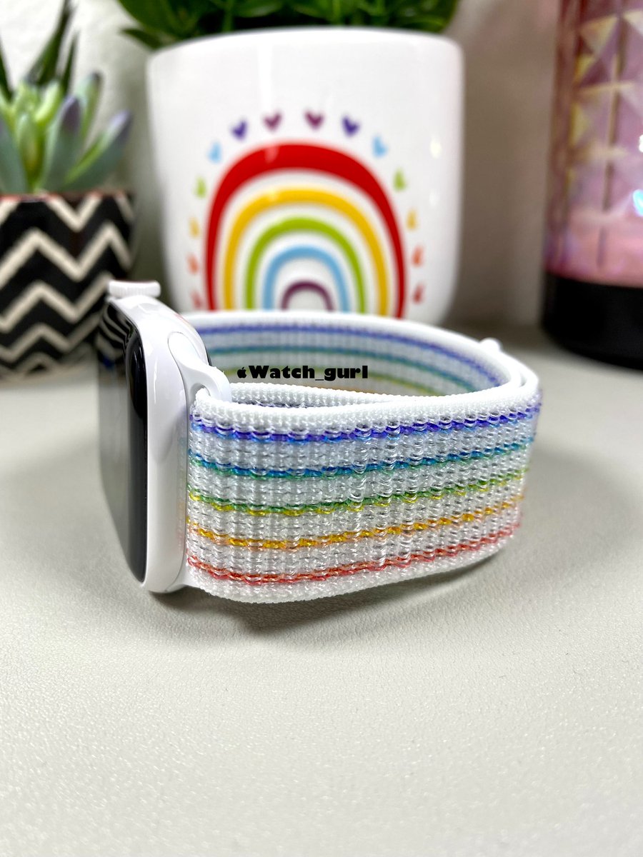 Nike Pride Sport Loop bands 