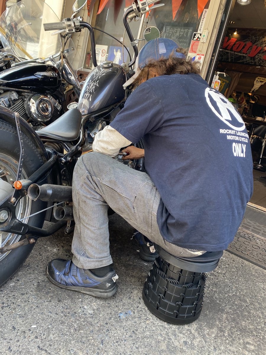 Uzivatel ちょっと面白い楽器店あぽろん Na Twitteru バイクとminimax Stool もともと兄弟が修理工でその姿勢を楽にしようと発明されたminimaxstoolですので バイク修理には当然親和性が高いですね 12段階の高さ調整できること 持ち運べることでツーリングのお供 Uzivatel ちょっと面白い楽器店あぽろん Na Twitteru バイクとminimax Stool もともと兄弟が修理工でその姿勢を楽にしようと発明されたminimaxstoolですので バイク修理には当然親和性が高いですね 12段階の高さ調整できること 持ち運べることでツーリングのお供