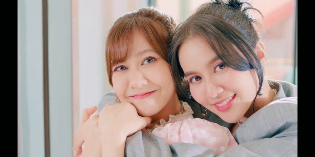 tc_live's tweet photo. อะดี  ❤  อะดี  ❤  อะดี  ❤  อะ

                          😍👍

           🛥เรือเตมไปหมดเลย 💨💨💨

#BNK48 
#CherprangBNK48
#MusicBNK48
#NoeyBNK48 
#NamneungBNK48 
#JennisBNK48
#PunBNK48 
#OrnBNK48
#TarwaanBNK48 https://t.co/PdLsHtxJX5