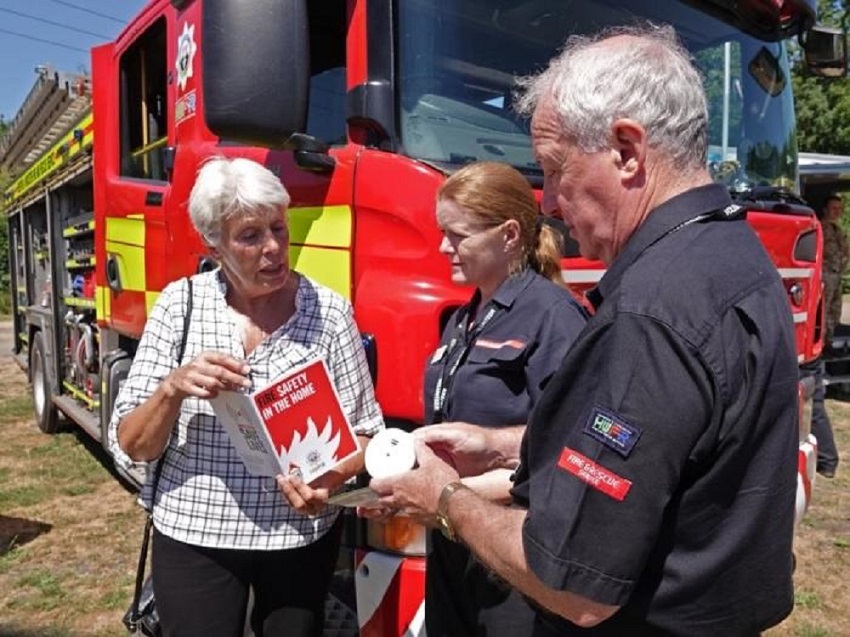 HWFire's tweet photo. #VolunteersWeek is an opportunity to recognise and thank #volunteers. During an exceptionally difficult year, people from all walks of life across #Herefordshire and #Worcestershire have taken the time to volunteer for @HWFire making a huge difference to their communities. https://t.co/qf7DEzK1rS