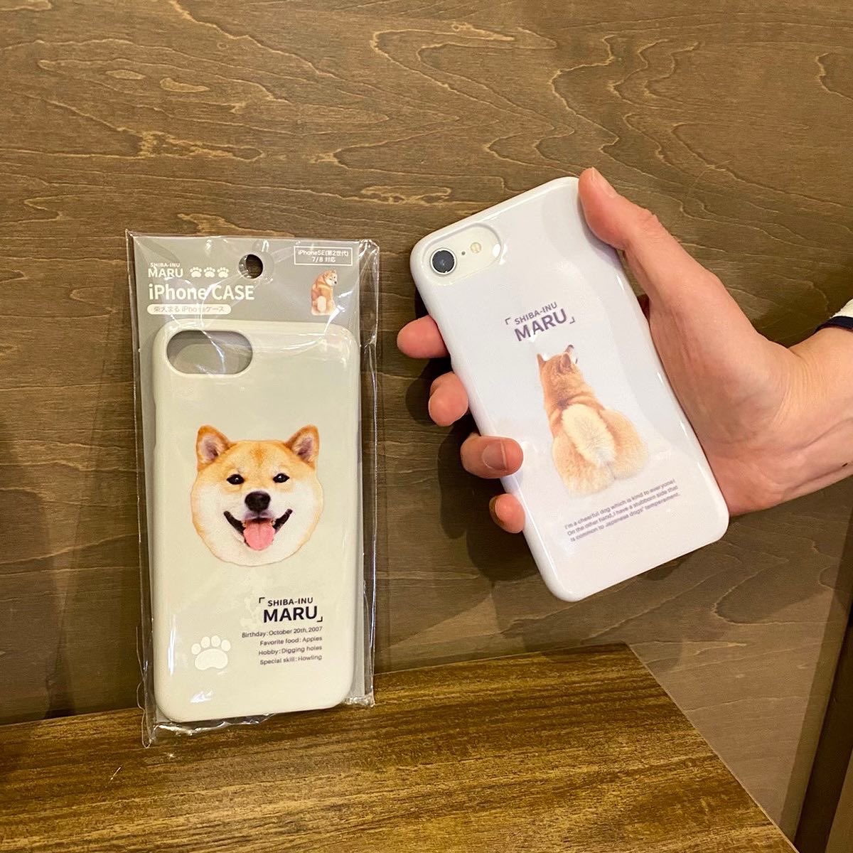 柴犬まるgallery Marusan 今日のキャンドゥ 今日ご紹介するのはこちら Iphoneケースです このケースをするとスマホの裏面ばかり見てしまいます まるの後ろ姿に癒されますよ キャンドゥ第9弾 Iphoneケース 7 8 Se 第2世代 対応