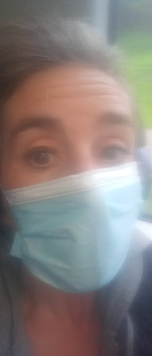 I'm an actor going to WORK. Have convinced myself I am expressing my joy to my fellow passengers with just 'a look'. #showmustgoon#livetheatre
#nutshelltheatre