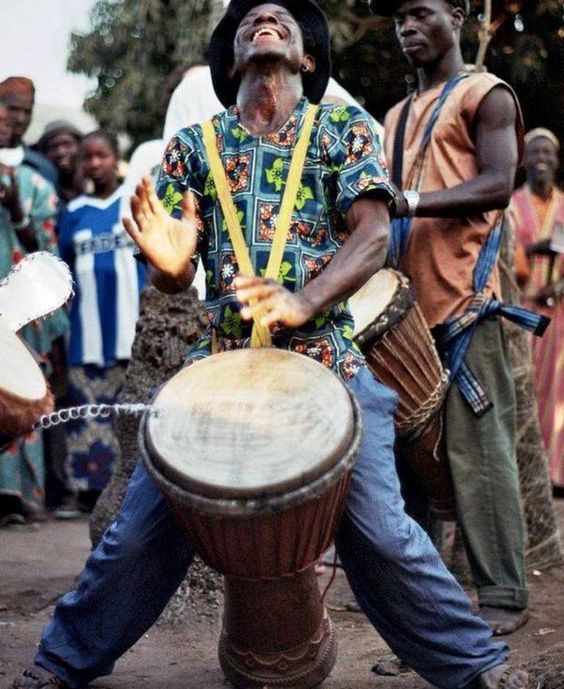 BlogIndaba's tweet image. If you’re using Twitter then make sure you are sharing your own content. 

Don’t be shy about blowing your own trumpet, if you don’t do it who will🤷‍♂️

Go on and self promote🥁

#BlogIndaba #CreativesOfAfrica