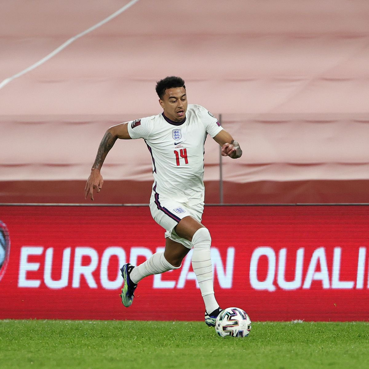 secretshirtco's tweet image. If Jesse Lingard scores first vs Austria tonight, we’ll giveaway a SecretShirt.co box 🚨👕

👇 How to enter:

🔃 Retweet this tweet
🤝 Follow us

📦 Good luck!