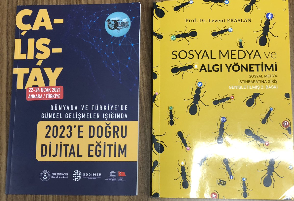 SODİMER Başkanı Prof. Dr. Levent Eraslan Hocam’a “Sosyal Medya ve Algı Yönetimi” ve “2023’e Doğru Dijital Eğitim” imzalı kitapları için çok teşekkür ederiz. @drleventeraslan
