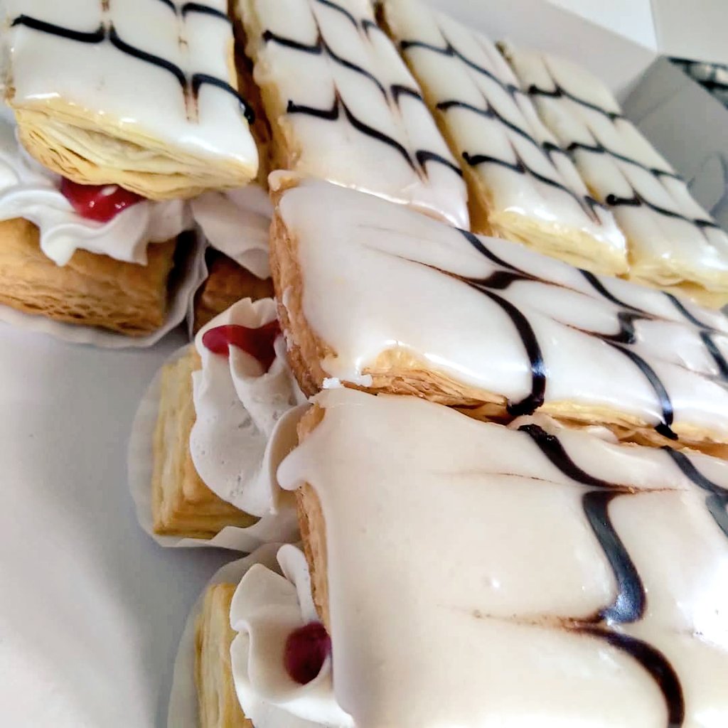 Another beautiful day in #Leicestershire and a fresh delivery of #TheVeganCakery treats is arriving this morning <a href="/cafembriki/">Cafe Mbriki</a> in #Leicester city centre 😍 

Mokatine Gateau, Custard Slices, Big Boost Brownies, Mille-Feuille, Caramel Apple Turnovers and much MUCH more