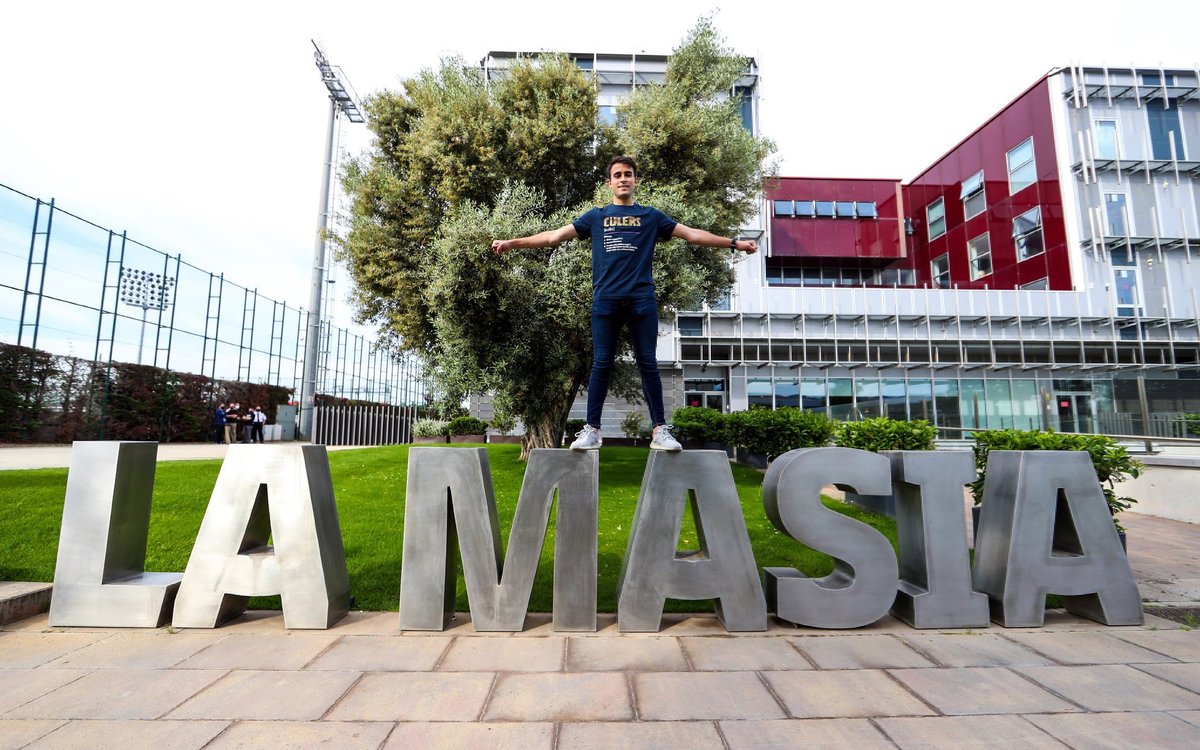 FCBmasia's tweet photo. 🤩 @ericgm3 🤩
💙❤️ MADE IN LA MASIA ❤️💙
#EricCuler https://t.co/U2tFNcHDXG