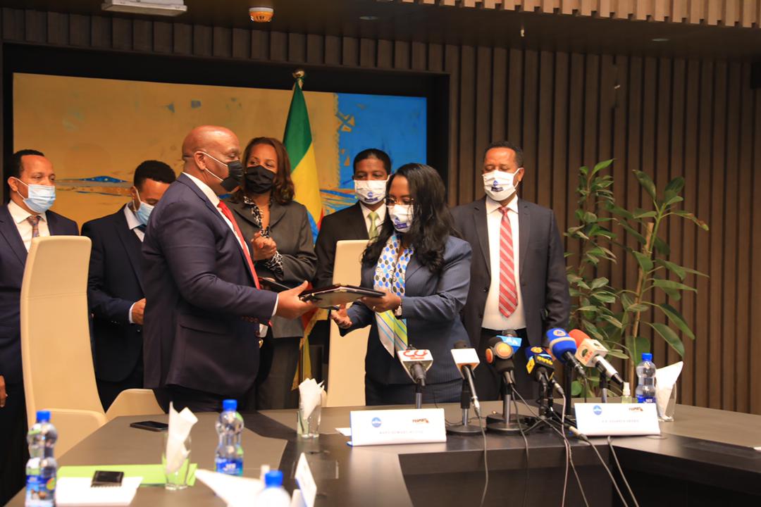 fanatelevision's tweet photo. #Ethiopia: #AddisAbaba, #Property2000 sign a contract to build 500,000 condo houses with 4.2bln Birr https://t.co/xtGXyZFYNy https://t.co/osZ9hrXyWU
