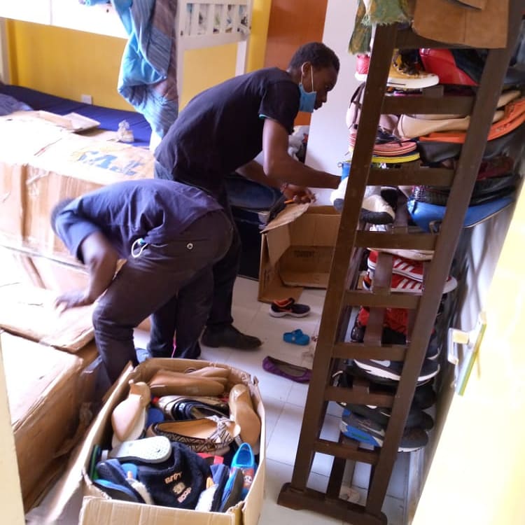 preciousmove254's tweet photo. Looking to move to a new house or office kindly call us on +254721175566. We are Professionals Movers that operate having
π Movers In Nakuru
π Movers In Mombasa
π Movers In Kisumu
π Movers In Nairobi
π Movers In Thika
π Movers In Nanyuki
π Movers in Meru
#preciousmovers https://t.co/WbPm1wiWxL