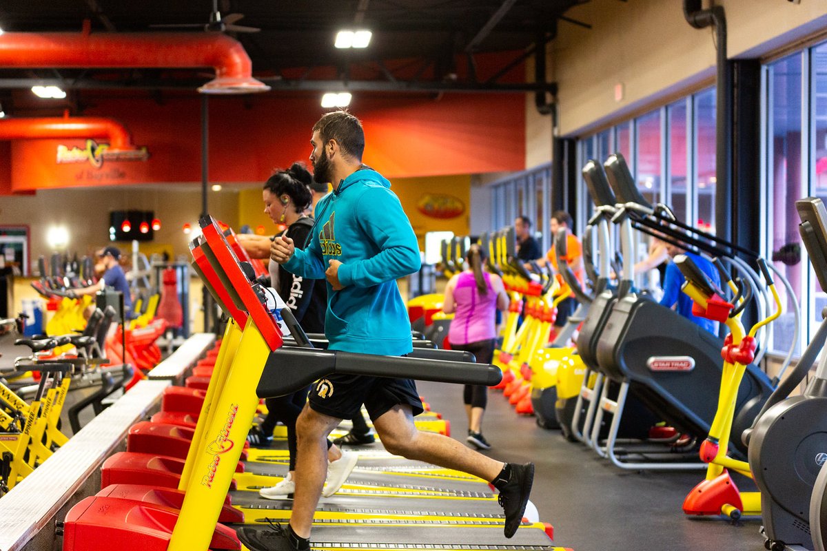 WinterGardenRF's tweet photo. It's National Running Day, a perfect day for a light jog around your neighborhood or a treadmill run if you prefer to stay inside. #nationalrunningday #retrofitness https://t.co/CenBGEJltI