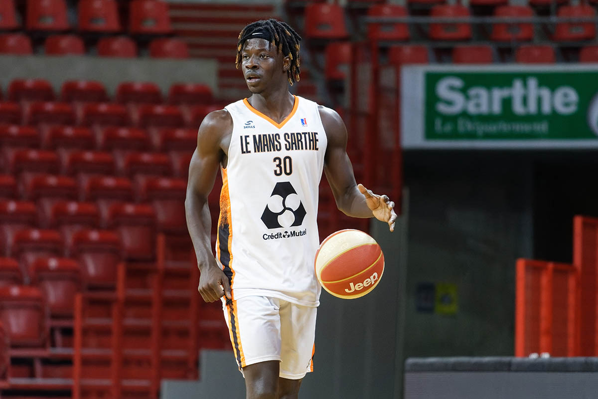 Entretien avec Dahaba Magassa, qui vient d'effectuer 3 saisons #Espoirs au <a href="/MSB_Officiel/">MSB_Officiel 🦁</a> : 
💬 "Il y a beaucoup de talents au Sénégal" 
➡️ bebasket.fr/championnat-es…