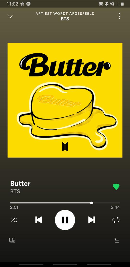 MarySol732's tweet photo. Wednesday morning are rolling smooth like butter 🧈 while working..Followed by some Dinamyte 🧨 and ending with T.E.A.R 🎧🎶🕺😉💜💜💜💜💜💜💜💜..Woop woop Booommm!😘🥰 @BTS_twt @btschartdata https://t.co/VgpoAvRY2V