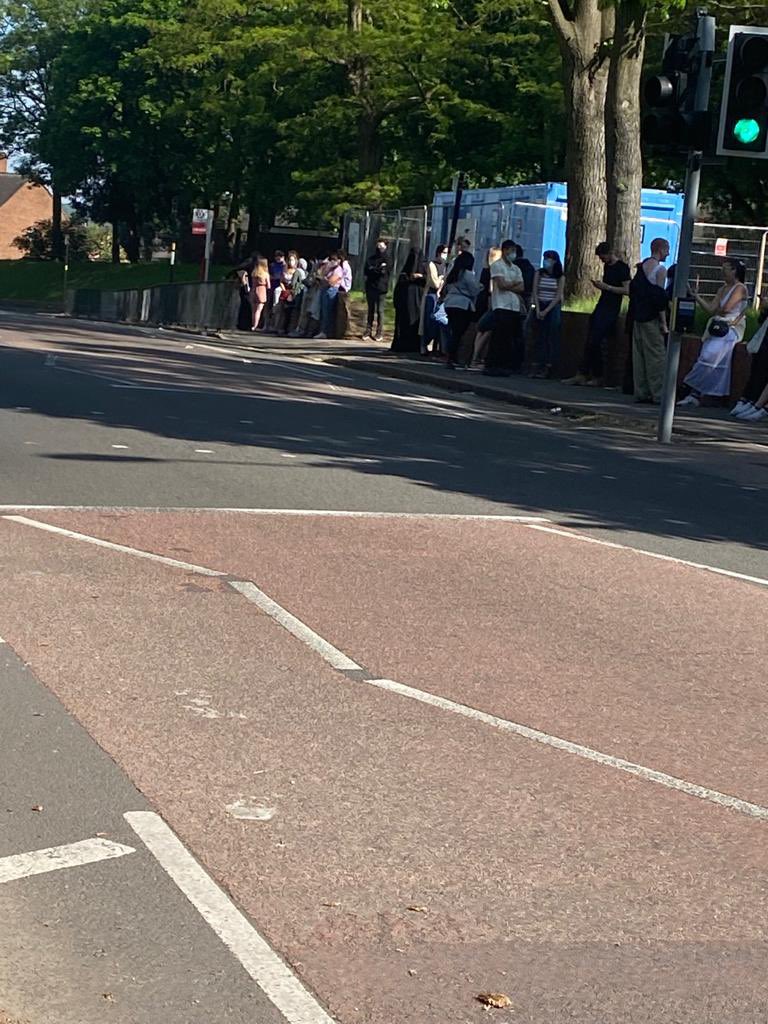 CllrMajid's tweet photo. Outside #WardEndLibrary for the #COVID19 Pfizer vaccine that is available to over 18s
Unfortunately 60 people were turned away yesterday as we had no capacity to administer due to opening hrs.
We need more resources so we can #GetVaccinated @NHSBSolCCG @DrJV75
This 👇🏽 https://t.co/T4EF73Fl0Q