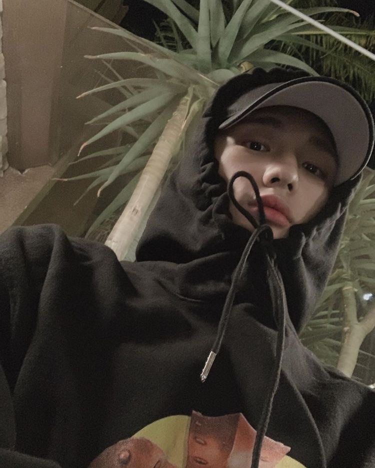 whjinte's tweet photo. @HAREMHYUNJINX วีไวท์ @whjinte ฮยอนจิน https://t.co/q5u2OnJl67
