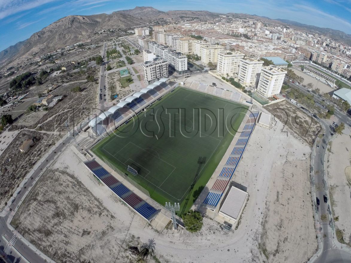 Nuevo Estadio Pepico Amat, Elda, Alicante, Comunidad Valenciana. Note the original Estadio Pepico Amat in the top right corner. (Foto: Aerostudio 29)