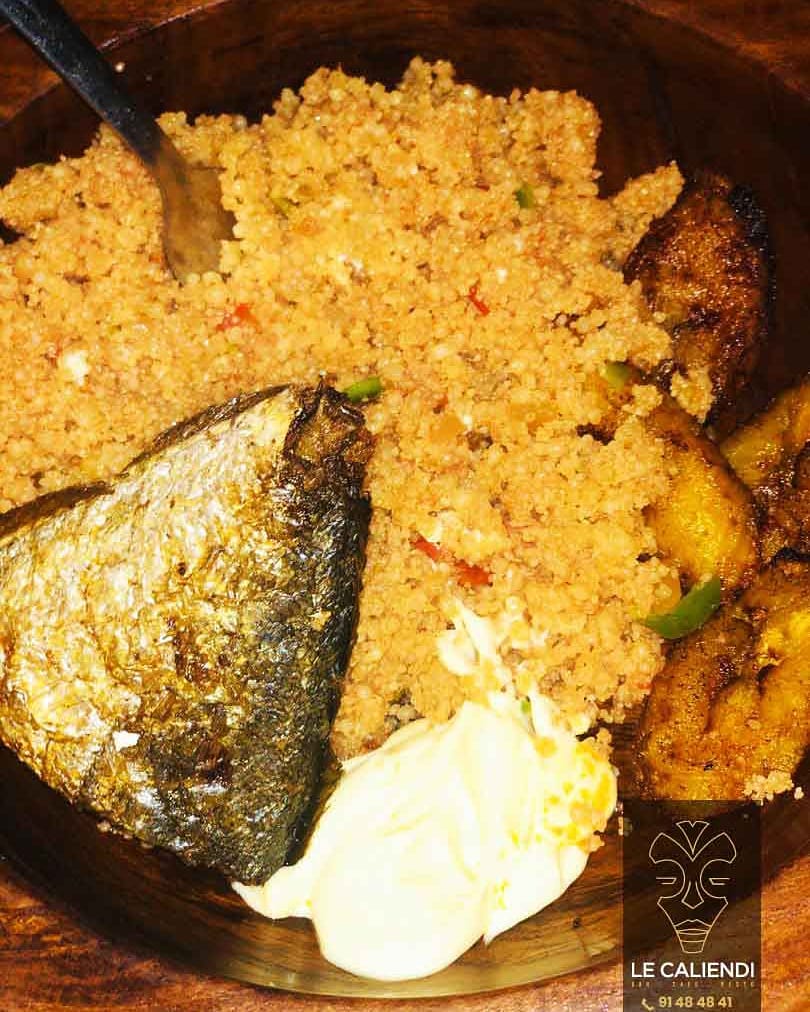 On vous suggère du bon attieke au poisson ce midi. Et pas n'importe lequel svp, celui du #RestoCaliendi ! 😋😌

 Commande possible via <a href="/kabadelivery/">Kaba Delivery</a> ou <a href="/delivroum/">Delivroum</a> ou au 📞+228 91484841 

📍Qtier Nyekonakpoè, 300m à gauche après la Phcie pour Tous | Ouvert 7j/7, 12h-22h

#TT228