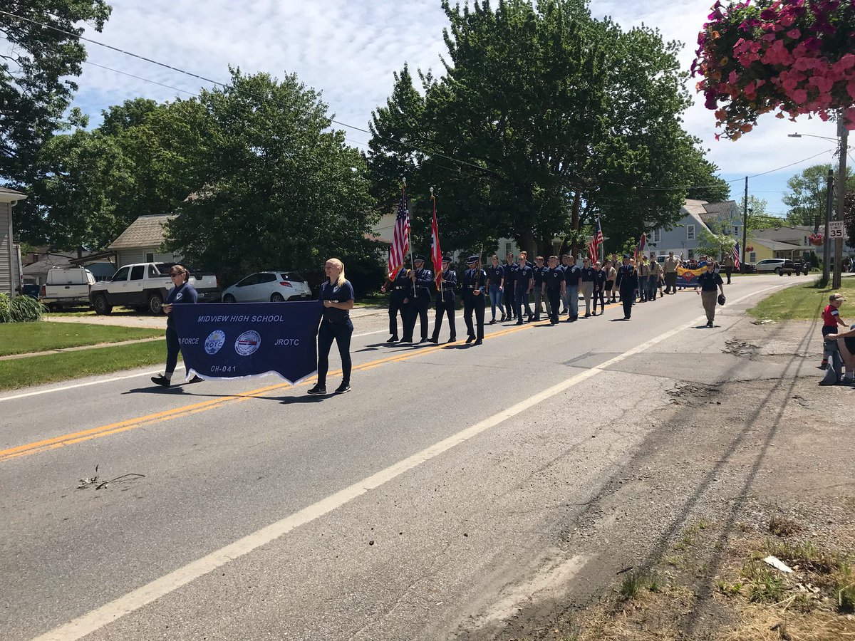 Oh041's tweet photo. Way to represent and honor those who paid the ultimate sacrifice in defense of our great Nation! https://t.co/4nYk3XQUoF