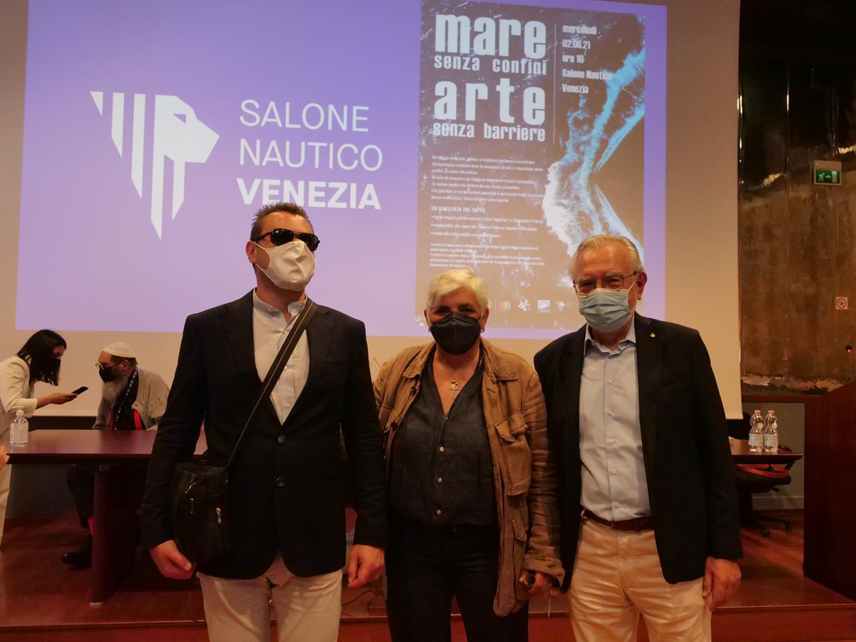 comunevenezia's tweet photo. #SaloneNauticoVenezia | #Evento ⛵️

Salone Nautico: l'assessore @plmr543 all'evento “Mare senza confini Arte senza barriere” promosso dal @RotaryVenezia  

📌 https://t.co/qg9iMMGOar https://t.co/cs1xwJyzsQ