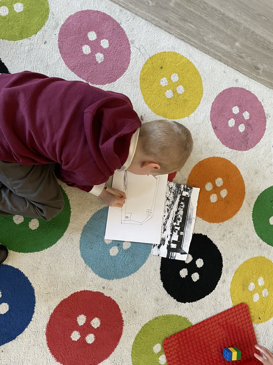 Lemon Myrtle class are busy learning about Daceyville’s history in play-based learning. We have maypole making, traditional classrooms, toys from the past, photos and much more! So much different learning going on - reading, writing, talking, sharing, cutting, drawing. Fabulous!