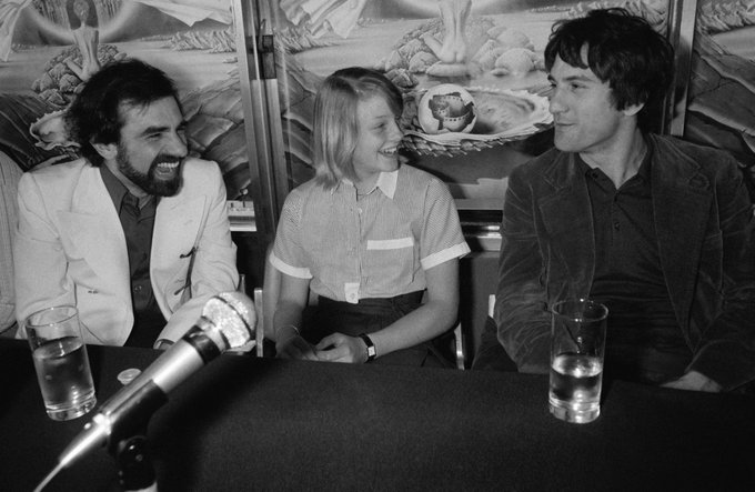 LostInFilm's tweet photo. Jodie Foster with Martin Scorsese and Robert De Niro at the 1976 Cannes Film Festival. https://t.co/xtGsCweUEs