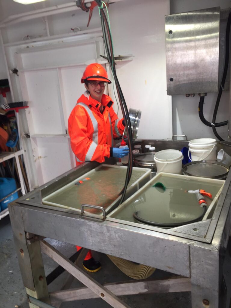 DSBSoc's tweet photo. Meet the #nextgeneration of #deepsea researchers:
Katie Bigham @bighamkt
#PhD student at @WellingtonUni & @niwa_nz
investigating the effect of underwater avalanches on deep-sea benthos
https://t.co/hVoIPQ4hFw
#ScientistProfiles #ECRs https://t.co/F1UDj2P4mX