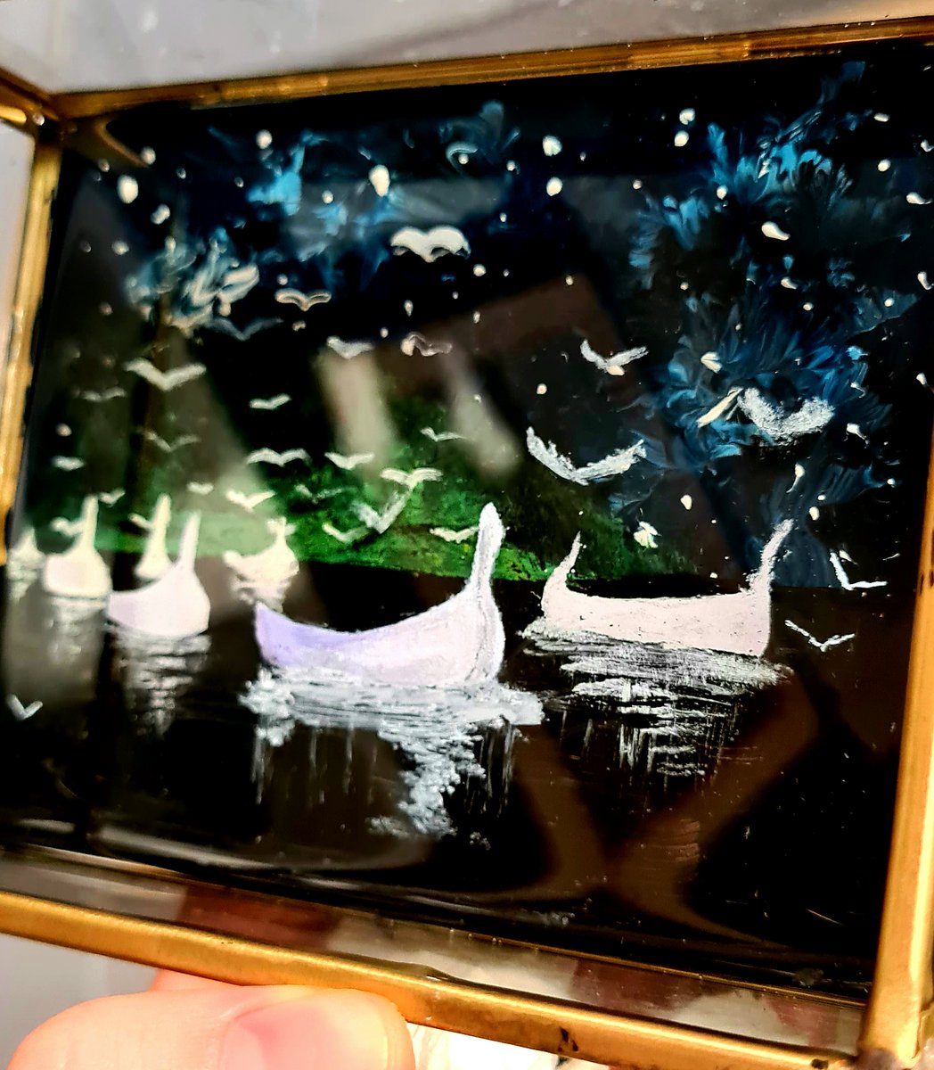 paintstraya's tweet photo. My LOTR inspired 3D Resin painting! ✌😊
#LOTR #LordOfTheRings #3dresin #3dresinpainting #boats #paintstraya #acrylicart #아트 #배아트 #레진 https://t.co/SH8e5QQyRv