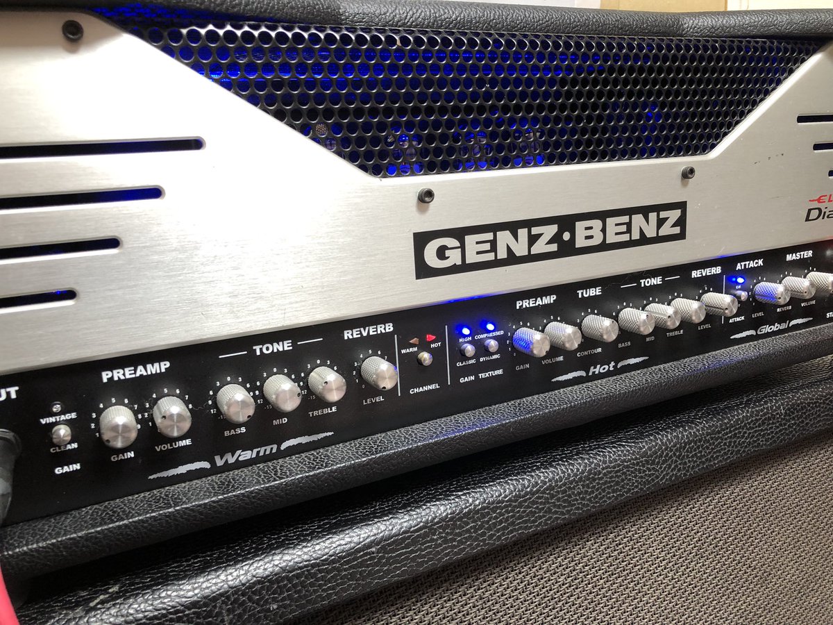 666KAZUHIRO666's tweet photo. 久しぶりに🎸アンプ掃除した🧹
球もまだ元気だから交換まだしなくていいな!
今となっては貴重なGenz Benz EL Diablo 100
ん〜8弦、10弦には中々合わないな
やっぱり6弦、7弦辺りがパンチあってベスト!
#GenzBenz #GuitarAmp #8弦ギター #10弦ギター #8StrngGuitar #10StringGuitar #ギターアンプ https://t.co/Jwo5Gqru5K