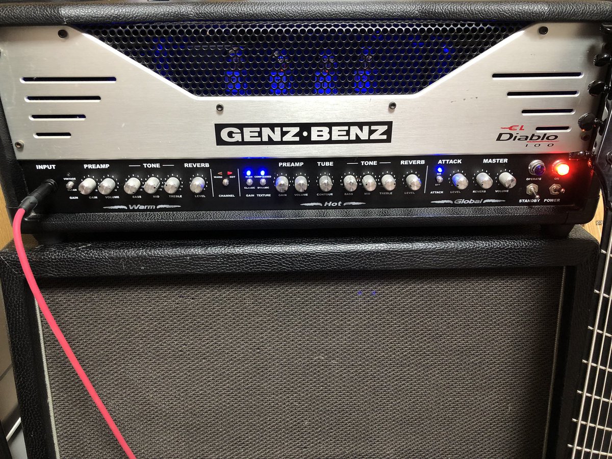 666KAZUHIRO666's tweet photo. 久しぶりに🎸アンプ掃除した🧹
球もまだ元気だから交換まだしなくていいな!
今となっては貴重なGenz Benz EL Diablo 100
ん〜8弦、10弦には中々合わないな
やっぱり6弦、7弦辺りがパンチあってベスト!
#GenzBenz #GuitarAmp #8弦ギター #10弦ギター #8StrngGuitar #10StringGuitar #ギターアンプ https://t.co/Jwo5Gqru5K