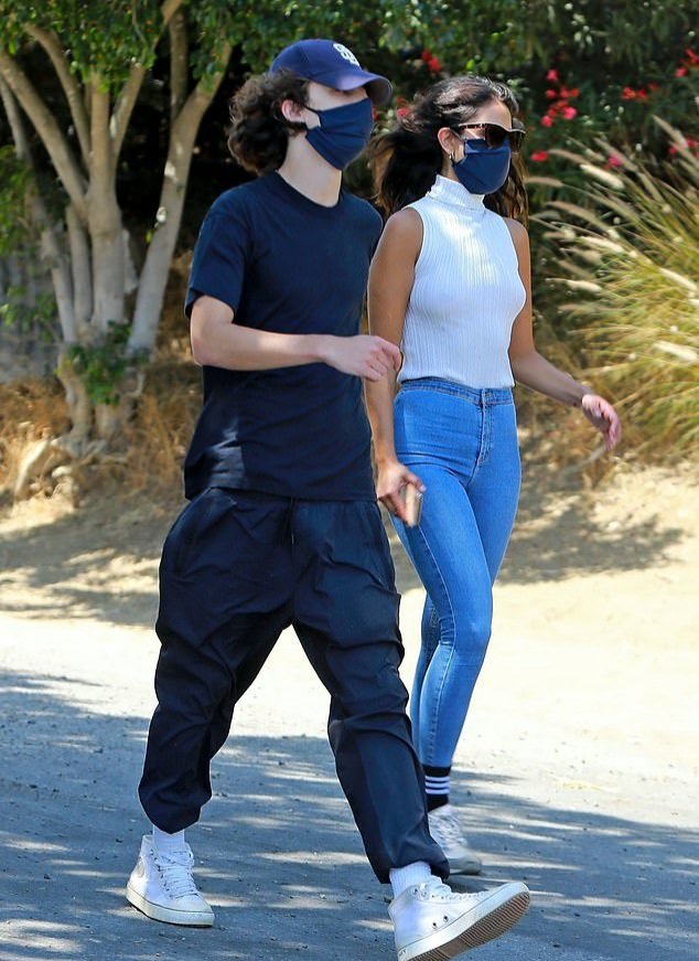 Famous Bulges on X: “Timothée Chalamet bulge 🍆 https://t.co 