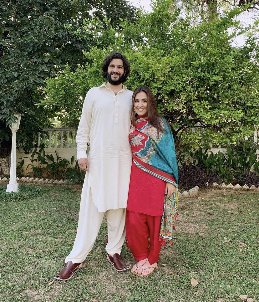 amnaappi's tweet image. I don’t have advice for the girls who want to pursue a career; I am sure they are trying their best. It’s their families/partners that need advice - They should be supportive and encourage them to do their best. Grateful to my husband for being a supportive partner!