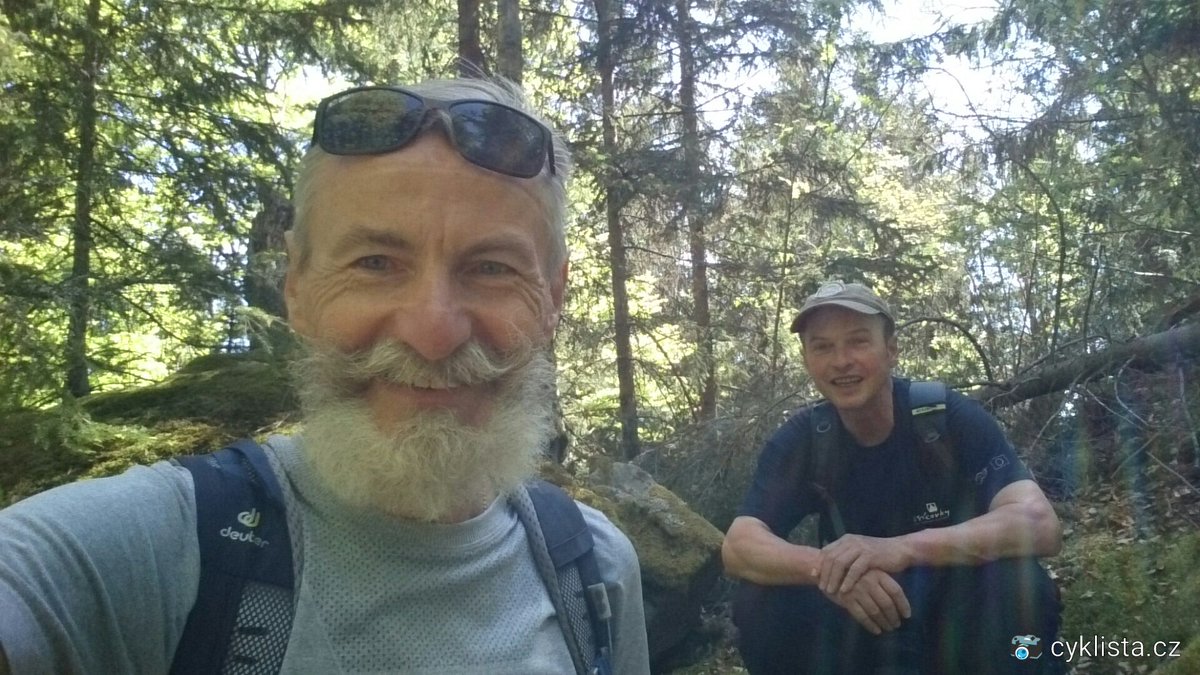 seniortour2000's tweet photo. 298,299..300 #tisicovky ČR má už Ivánek v portfoliu,zbývá jich cca 98.Dnes Zátoňská hora SV vrchol,S vrchol a jubilejní Jedlová.Sice mi ujel vlak a jedu ze Zátoně až teď, ale neva,krásný den,těším se na další lovecké výpravy..#WeLoveSumava #FanoushiToDas 🔺🔺💪😀 https://t.co/l9KRWtiRpK
