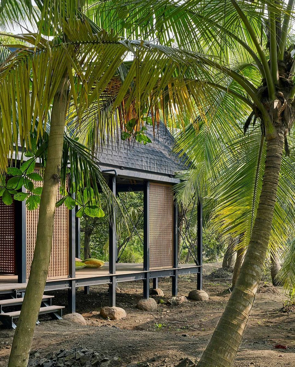SurfacesMagzin's tweet image. #mumbaiartistretreat by Architecture BRIO  - a series of flexible and resilient pavillions for hosting events and workshops on its Alibag, Maharashtra. 
See the full project : bit.ly/3pbhsCS

.#surfacesreporter #surfacesreportermagazine #arqutectura