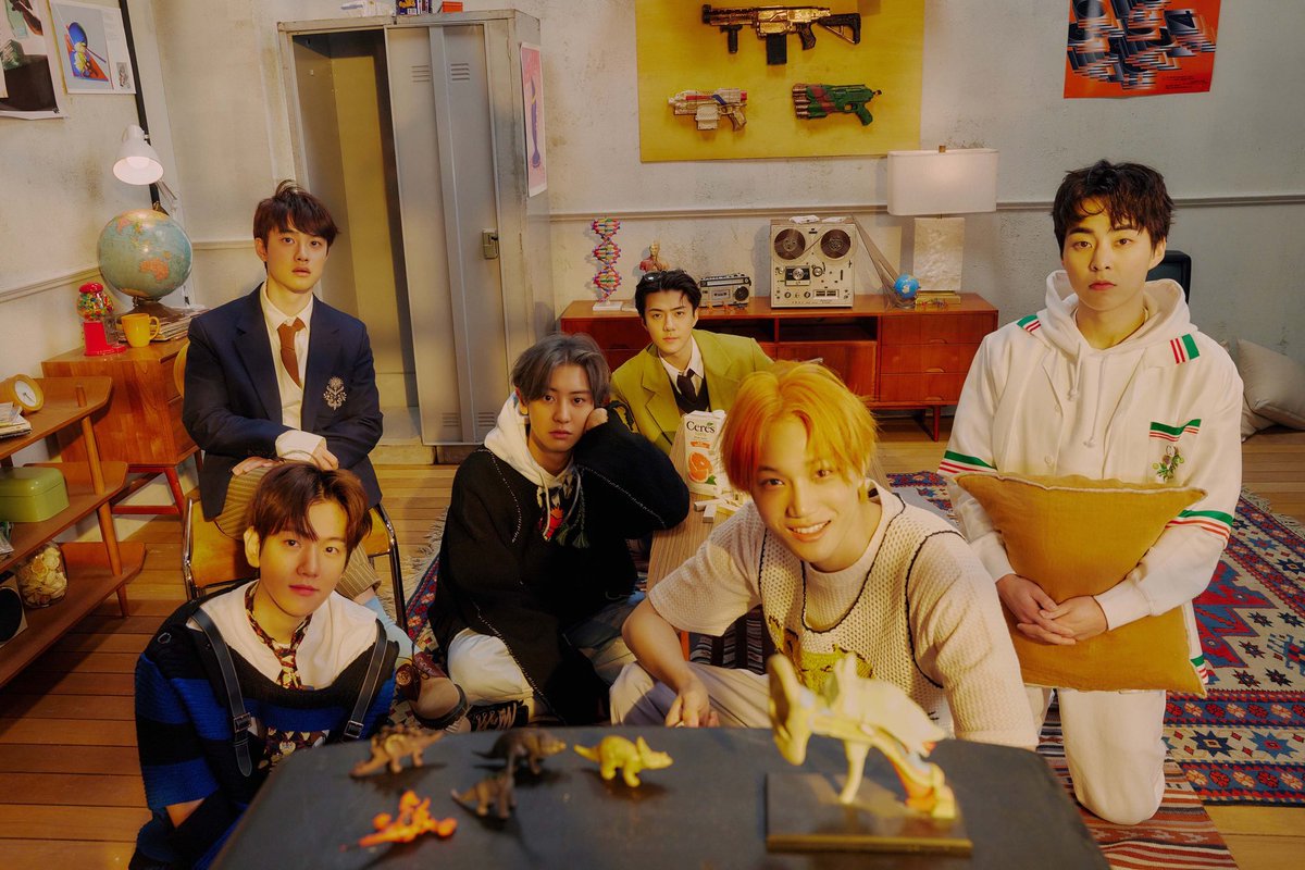 LilahWillFite_U's tweet photo. ALEXA! PLAY XOXO BY EXO CUZ OML LOOK AT MY SAWFT AND HAPPY BABIES I CANNOT DEAL!!! I AM NOT OK, OKAY!? 😭🤲🏽💙 JUST TAKE IT!!! #EXO #EXO_PARALLEL #EXO_TrackingComplete #DONT_FIGHT_THE_FEELING https://t.co/xztS0WUwGK