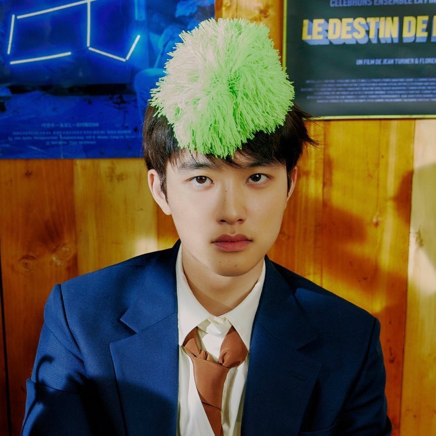 요즘 여기저기서 타임슬립이 유행이라더니 경수 보니 나도 으르렁 때로 타임슬립한듯😇