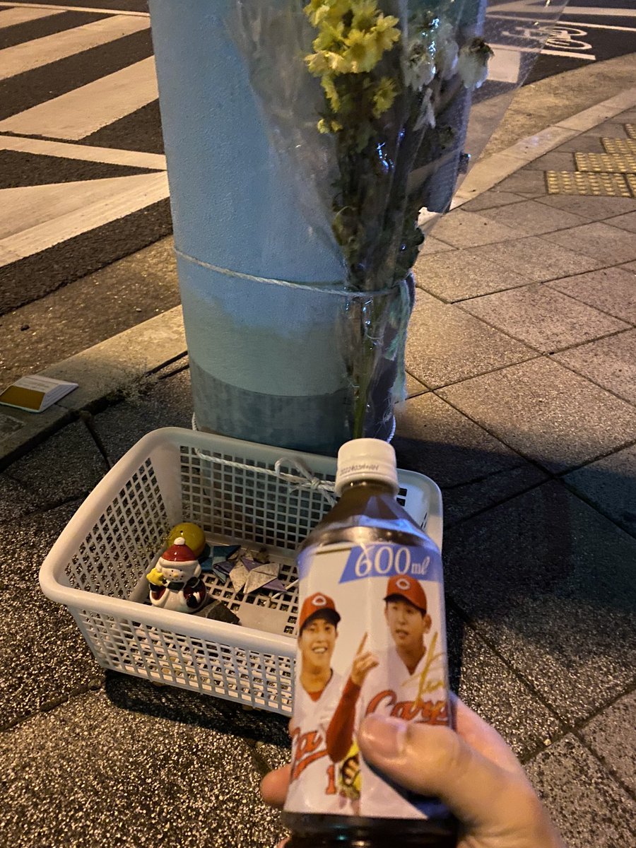 ハンティングゆう V系大好き岡山芸人カフェオーナー 生きる事も難しいけど 好きな様に生きるのはもっと難しい 簡単そうな事が1番難しい 全然満足の行かない人生だから 最後には笑顔になれるように しっかり見極めて生きなきゃ 明日さえも見え