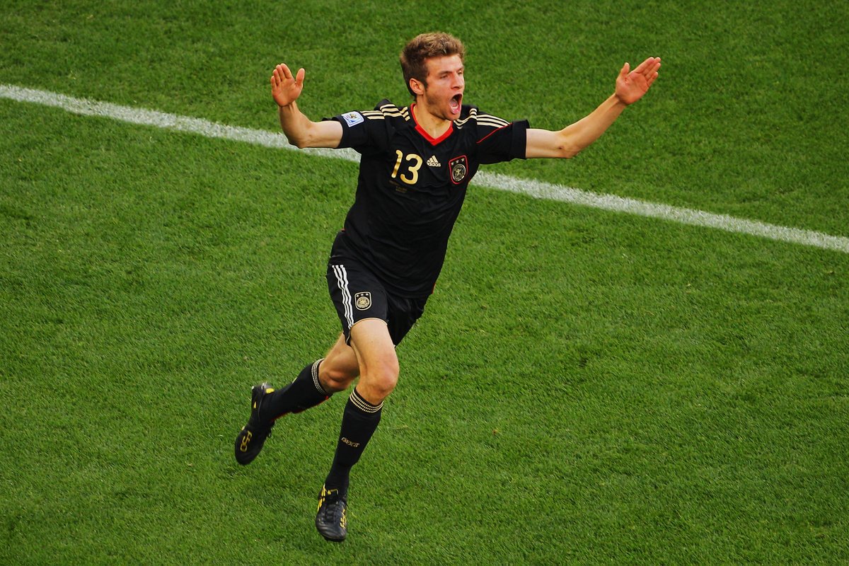 FIFAWorldCup's tweet photo. ⚽️ 5 goals
🅰️ 3 assists
🥉 A bronze medal
🥇 The Golden Boot
🏆 The Best Young Player award

🇩🇪 Thomas Muller only made his Germany debut a few months before the 2010 #WorldCup kicked off, but the then 20-year-old was sensational in South Africa 🤩

@esmuellert_ | @DFB_Team_EN https://t.co/0SAmB5wUcg