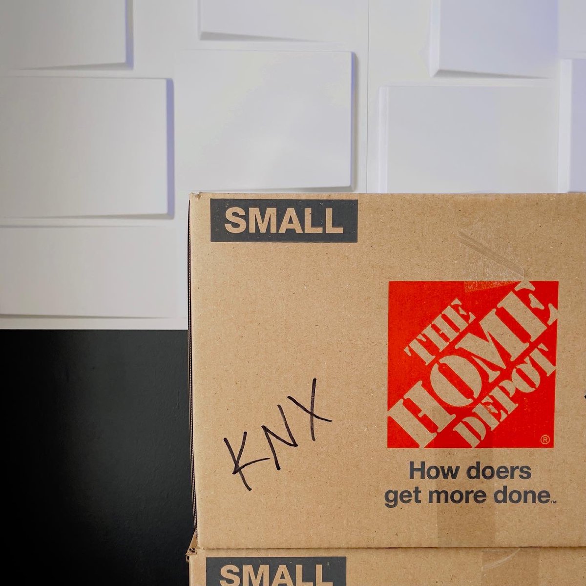 _simplifystyle's tweet photo. Move Management: Simplify’s newest service!  Moving is never fun - why not let Simplify do all of the heavy lifting?  We’ll neatly pack you up - coordinate the movers with your schedule - and have you unpacked, organized, and living in your new space in a flash. 

#simplifystyle https://t.co/I3La4oiqfJ