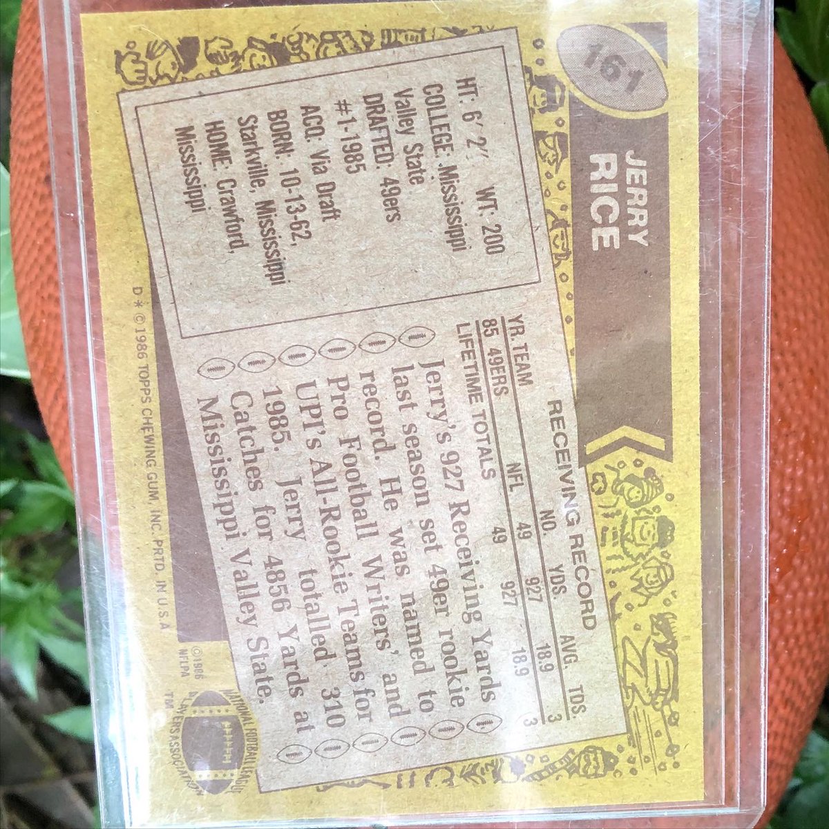 TheBreakerBoyz's tweet photo. Added to the personal collection. @JerryRice is an absolute LEGEND on the game. Can't wait to get this graded a long with a couple others @49ers @cgccards @Topps #ByBB #collection #collectors #cards #SportsCards #sports #football #49ers #nfl #Topps #getgraded #graded https://t.co/9G35pHKsgz