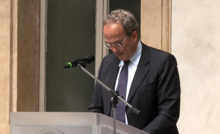 unito's tweet photo. Giovanni Di Perri di @UniTo ha scelto Tom Nichols: “La democrazia denota un sistema di governo, non un reale stato di uguaglianza. In una democrazia ogni voto, non ogni opinione, è uguale a tutti gli altri” da  La conoscenza e i suoi nemici 

#2giugno https://t.co/xEO7T6HCmP