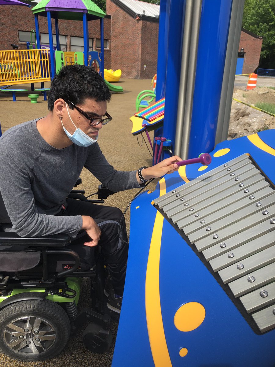 CMatePNWSpEd's tweet photo. Ms. Giacomini-Essell's class had a blast trying out our new Playground! @pnw_sped @LisaHammel_PNWB @LouRiolo #pbpride #wecandothat #pbmakesaworldofdifference https://t.co/2OB6zNCdHv