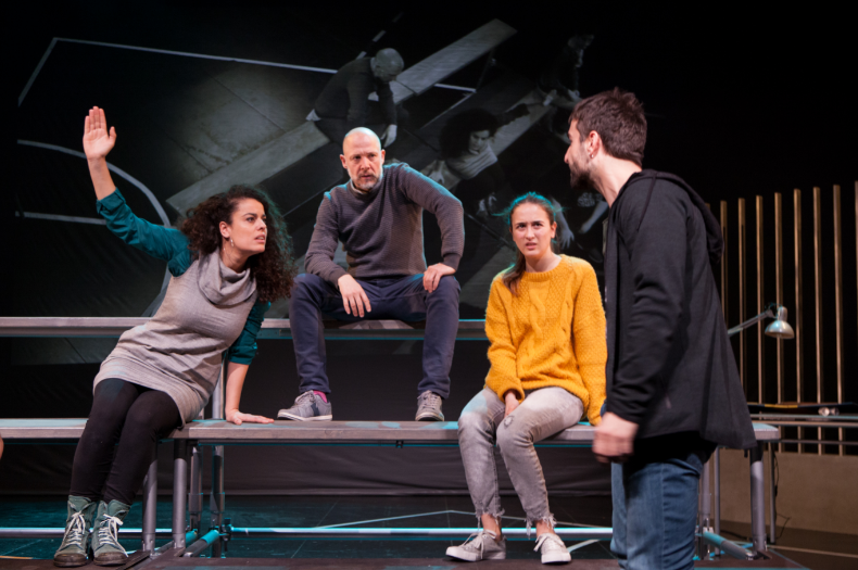 Teatro_Arriaga's tweet photo. Y @MariaGoiricelay es también candidata a Mejor autoría revelación por Harri orri ar – El patio de mi casa, entre cuyos coproductores está el Teatro Arriaga 🤗
Zorionak María! 😍

#Bilbao #TeatroArriaga https://t.co/kWqgAonUAG