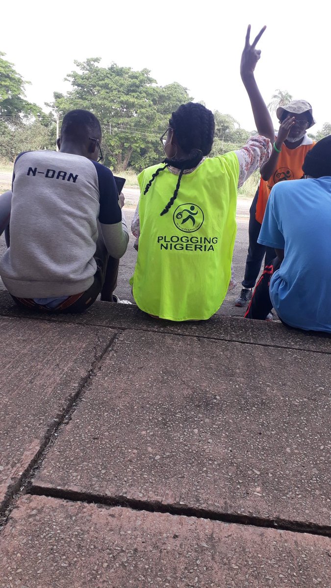 AkingboluMojeed's tweet photo. Plogging Nigeria is 3! ♻️🍃
Being a Plogga is knowing that I'm also trying in my little way to balance the challenge face by our dear planet and make it sustainable
#PloggingNigeriaWeek
#PloggingNigeria
#PloggingClubOAU
#WeAreSolutions
@GivoSolutions
@recycledge
@triplegeco https://t.co/cmmTJXnLZK