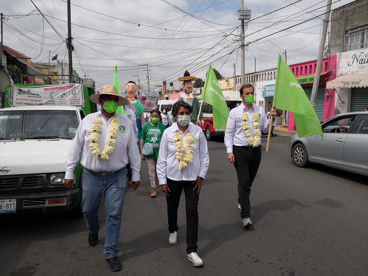 AlatristeMartha's tweet photo. Así nuestro recorrido por las calles de Atlixco en nuestro cierre de campaña.
#VotaVerde
#AtlixcoVerde https://t.co/zjGQMcM35L