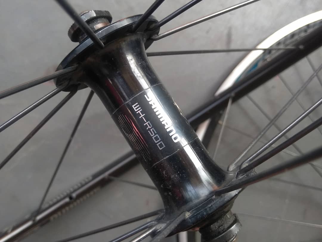 ditolksn's tweet photo. wts
wheelset roadbike fnr front shimano wh-r500 rear kronos
minus ada goresan dibrakeline depan
fungsi normal 
1jt 
lokasi bekasi
#frfjb #fnfjb @fnfjb @fix_fixed @fixpart16 @fixieaks @fRBjb https://t.co/gKsWh7Nyad