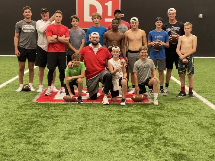 _QB_ACE's tweet photo. The opposite for courage is not cowardice, it is conformity. Even a dead fish can go with the flow.
-Jim Hightower

Qb impact Arkansas is back this Saturday with @d1_rogers 

This Saturday 5:30-8:30 pm we will be training! 
If you are interested please message me for more details https://t.co/l5lJSZF42q